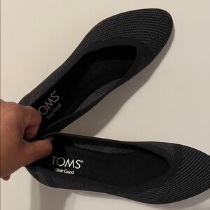 TOMS Black Womens size 5
